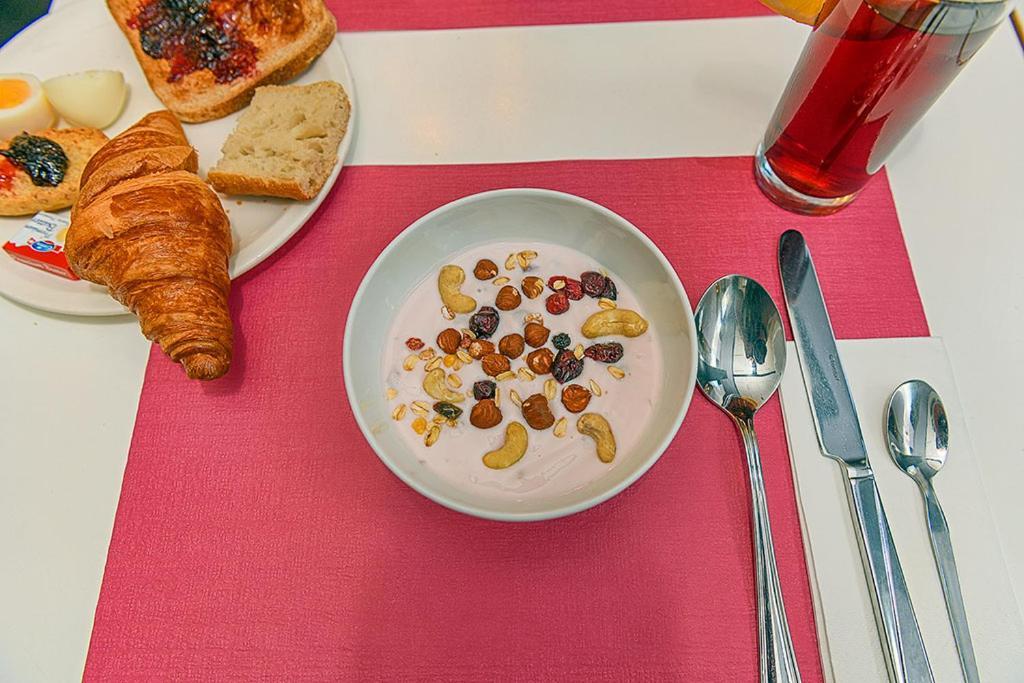Hotel Des Alpes Bulle Center מראה חיצוני תמונה