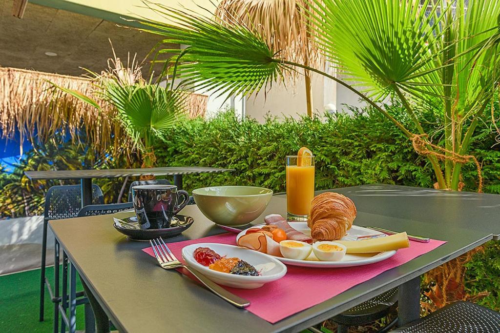 Hotel Des Alpes Bulle Center מראה חיצוני תמונה