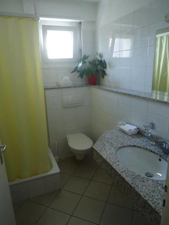 Hotel Des Alpes Bulle Center מראה חיצוני תמונה